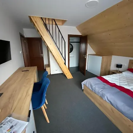 Wiktoria * كرينيتسا زدروي