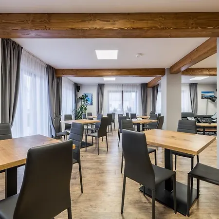 Wiktoria * كرينيتسا زدروي